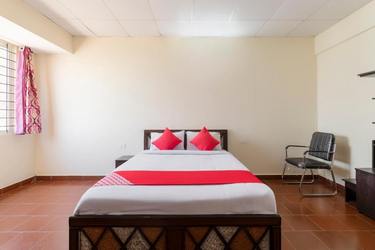 Oyo 49073 Whitefield Comforts Otel Bangalore Dış mekan fotoğraf