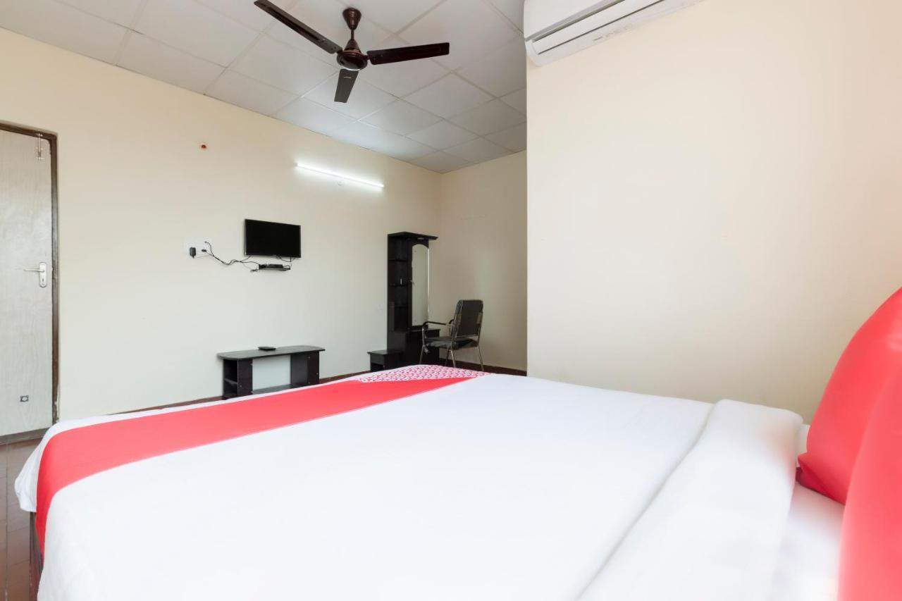 Oyo 49073 Whitefield Comforts Otel Bangalore Dış mekan fotoğraf