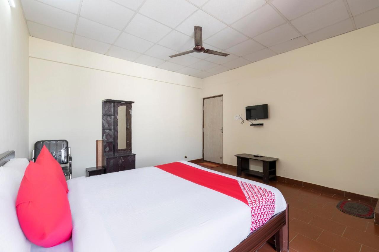 Oyo 49073 Whitefield Comforts Otel Bangalore Dış mekan fotoğraf