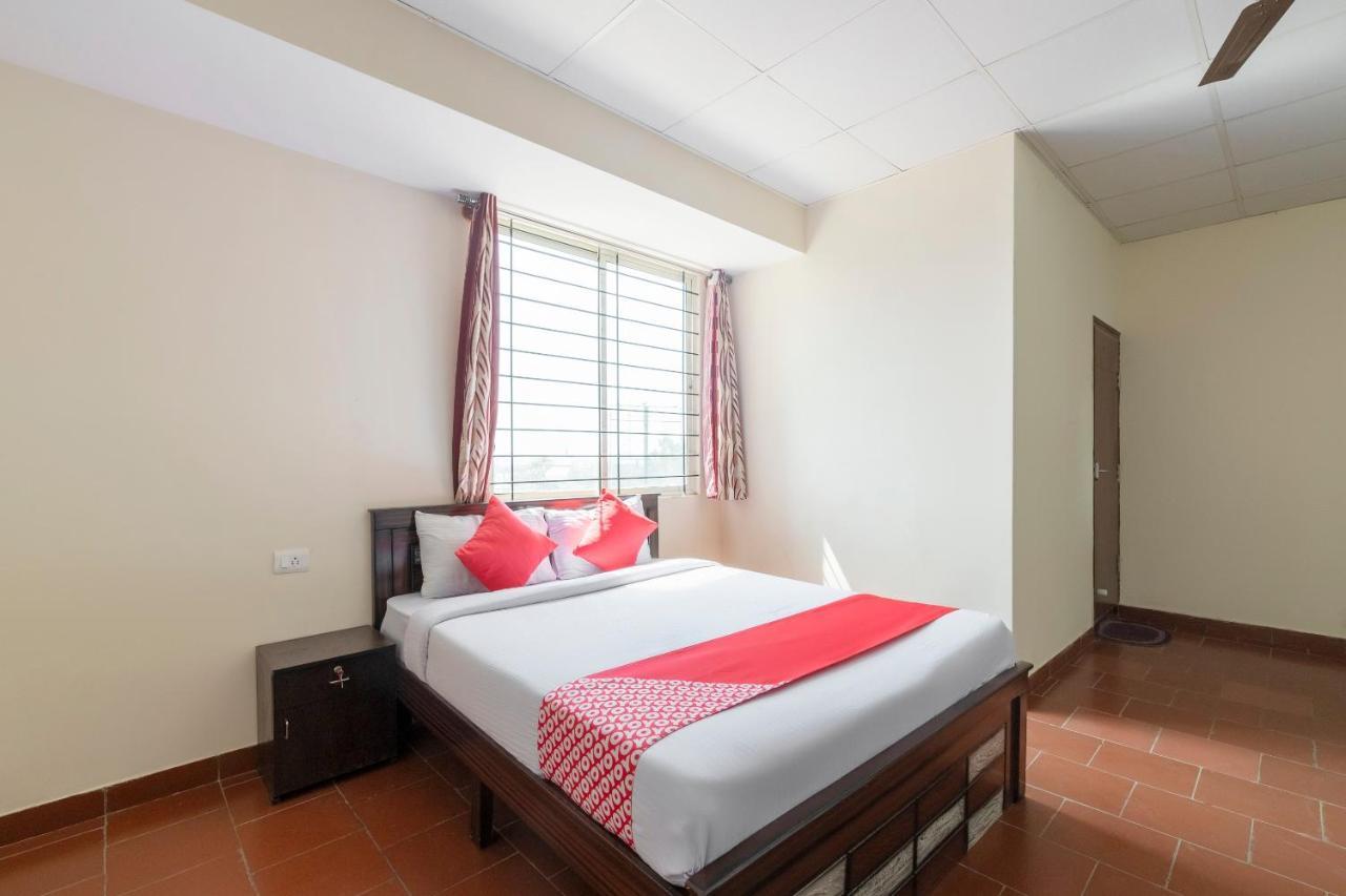 Oyo 49073 Whitefield Comforts Otel Bangalore Dış mekan fotoğraf