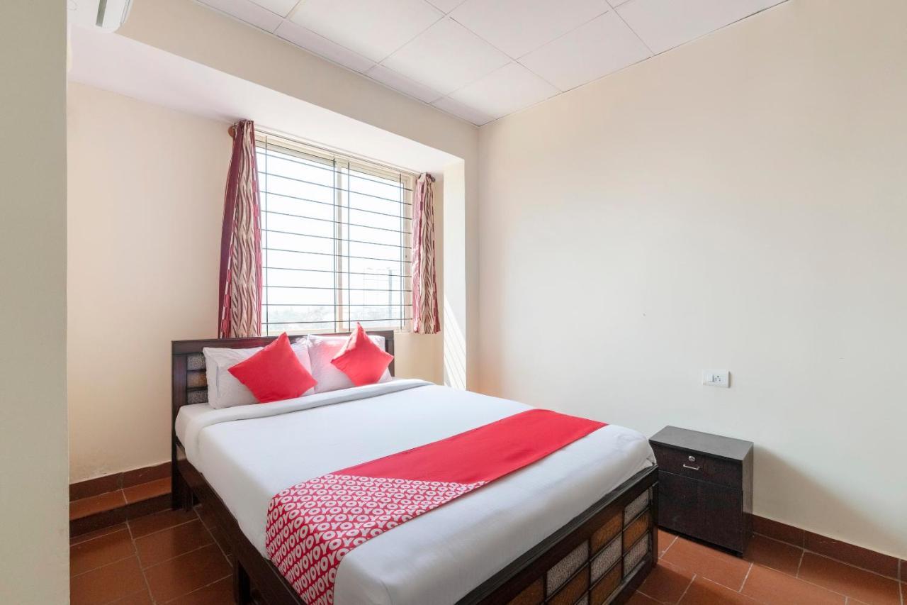 Oyo 49073 Whitefield Comforts Otel Bangalore Dış mekan fotoğraf