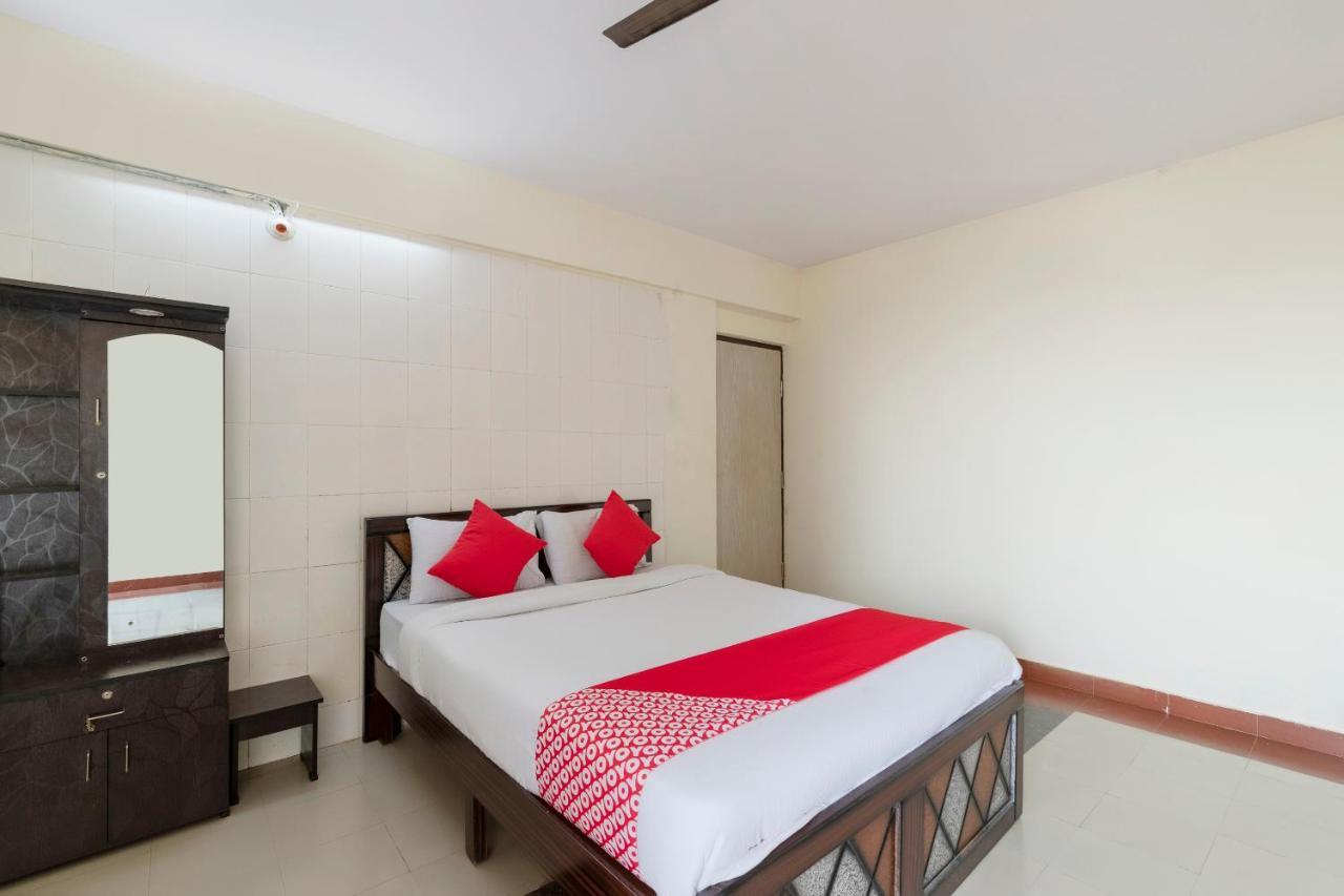Oyo 49073 Whitefield Comforts Otel Bangalore Oda fotoğraf