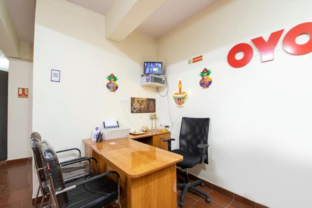 Oyo 49073 Whitefield Comforts Otel Bangalore Dış mekan fotoğraf