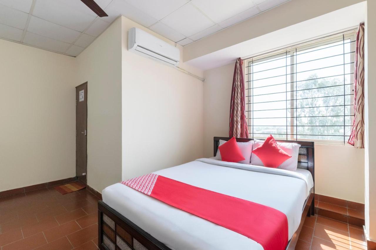 Oyo 49073 Whitefield Comforts Otel Bangalore Dış mekan fotoğraf